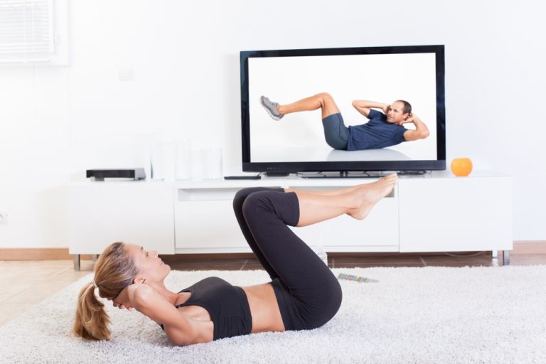 online fitness trainer - training at home